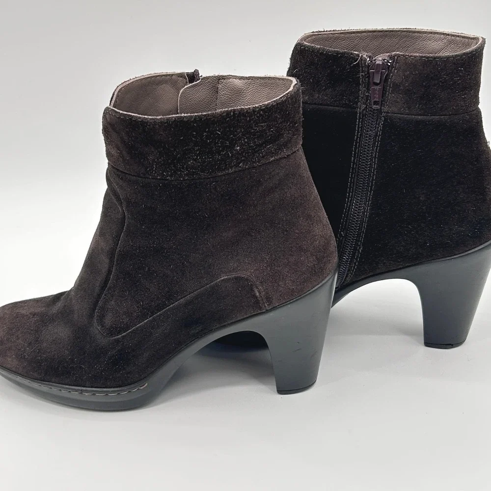 Manila Brown Suede Ankle Boots EU 40 Made in Italy Heeled Zip Booties Minimalist